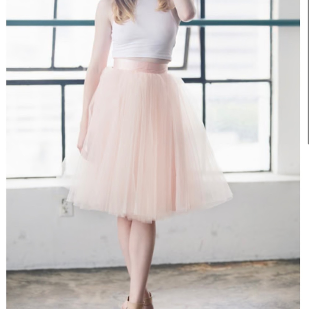 Space 46 Tulle skirt dusty pink new w/o tag. Size M, Alexandra Grecco, inspired